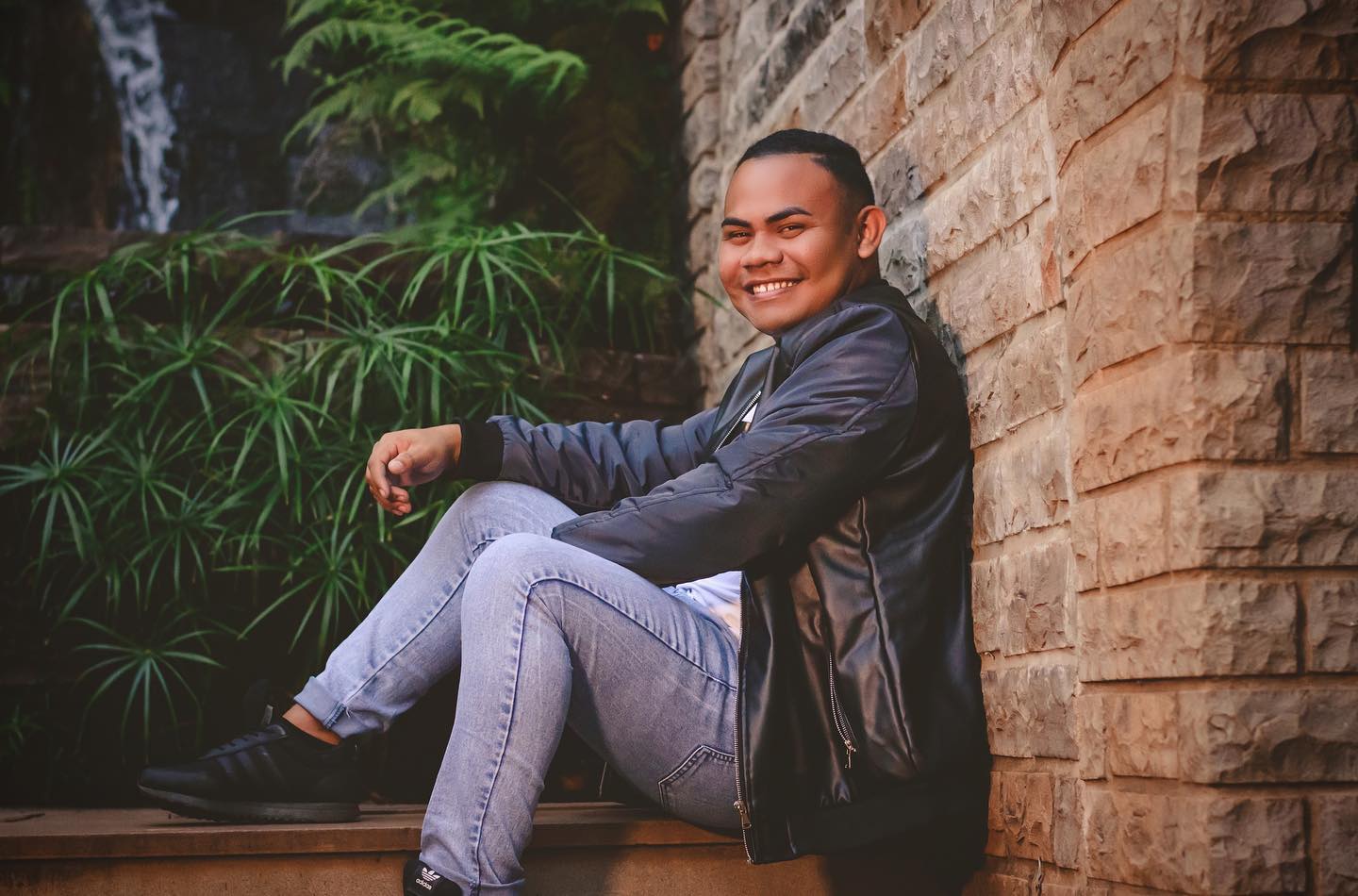 Leonardo Bryan, cabeleireiro especialista em alisamentos e mechas em Medianeira